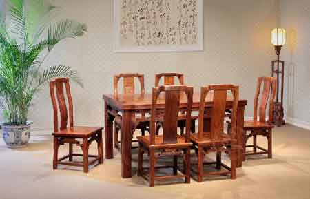 王士豐紅木：醉心精雕，極致工藝詮釋新時(shí)代“工匠精神”