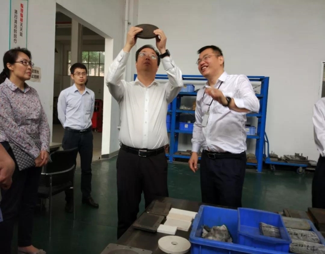廣州市白云區(qū)領(lǐng)導蒞臨紅日燃具有限公司調(diào)研指導工作 廣州市白云區(qū)領(lǐng)導蒞臨紅日燃具有限公司調(diào)研指導工作
