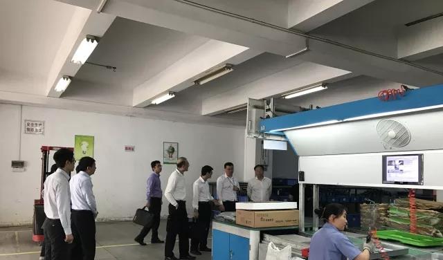 廣州市白云區(qū)領(lǐng)導蒞臨紅日燃具有限公司調(diào)研指導工作 廣州市白云區(qū)領(lǐng)導蒞臨紅日燃具有限公司調(diào)研指導工作