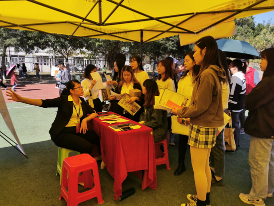 推進“穩(wěn)就業(yè)”風(fēng)尚 君匠世家藝術(shù)壁材啟動校園招聘